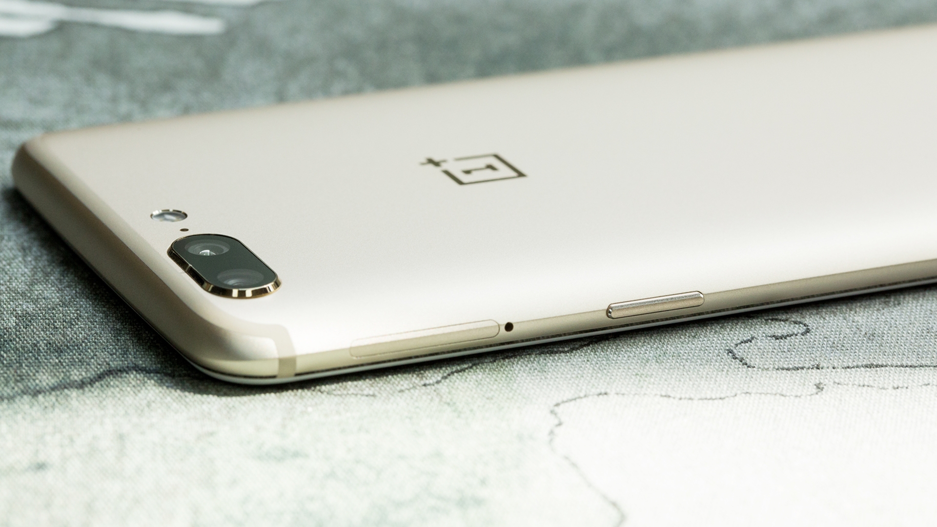 OnePlus 5 gold OnePlus 5 gold