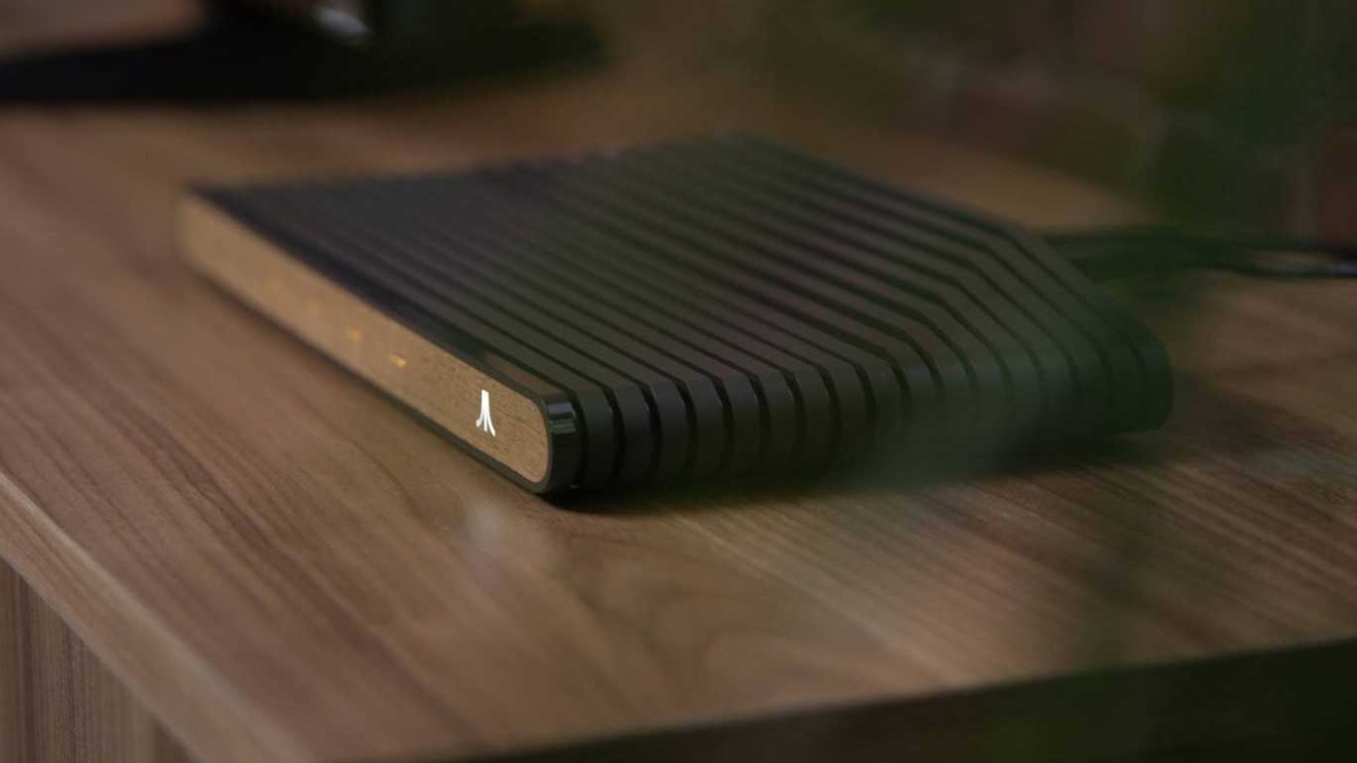 Das Gehäuse der Ataribox besteht zum Teil aus Holz Das Gehäuse der Ataribox besteht zum Teil aus Holz