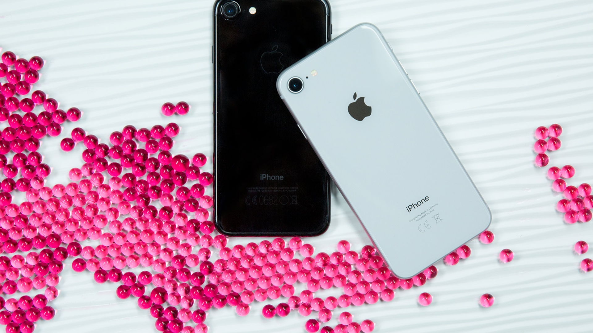 iPhone 8 und iPhone 7 iPhone 8 und iPhone 7 Rückseiten