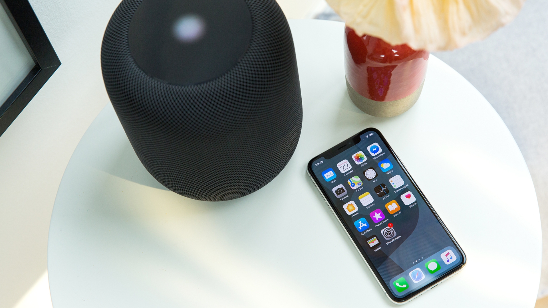 Apple HomePod - iPhone X