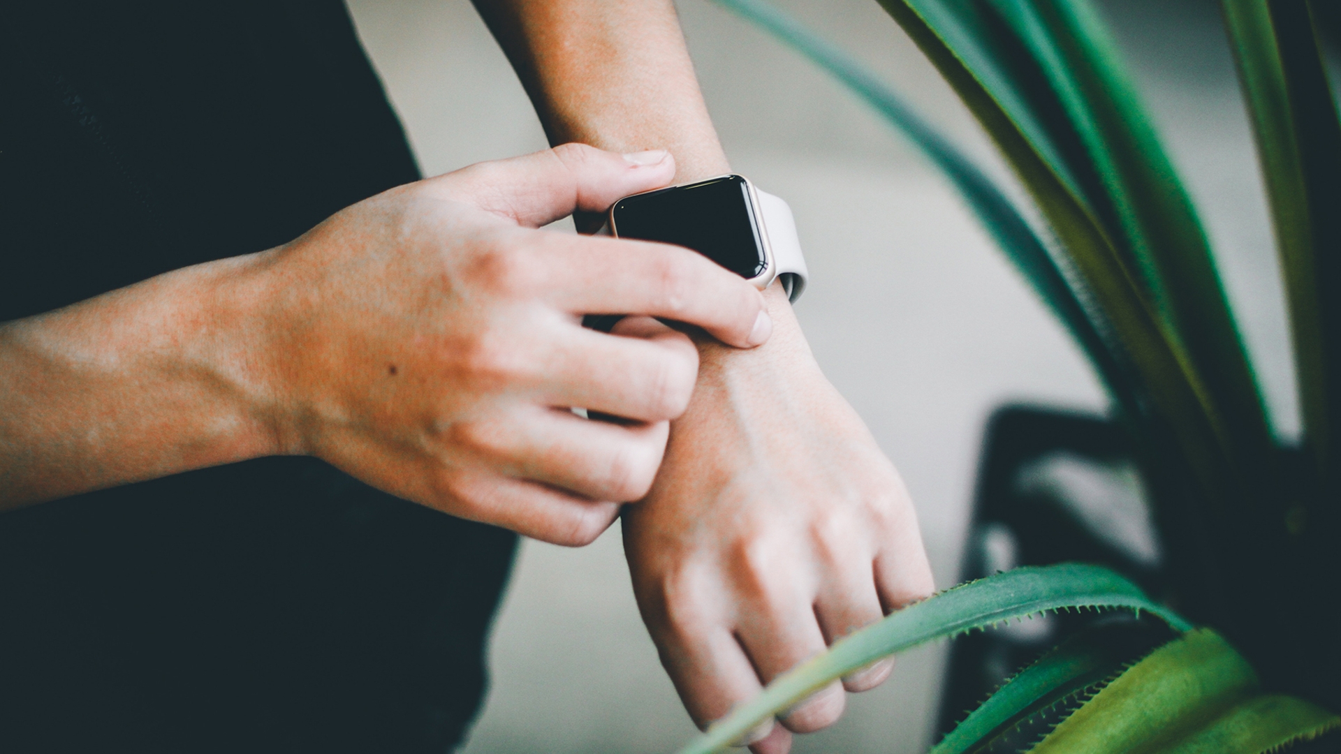 Apple Watch am Handgelenk