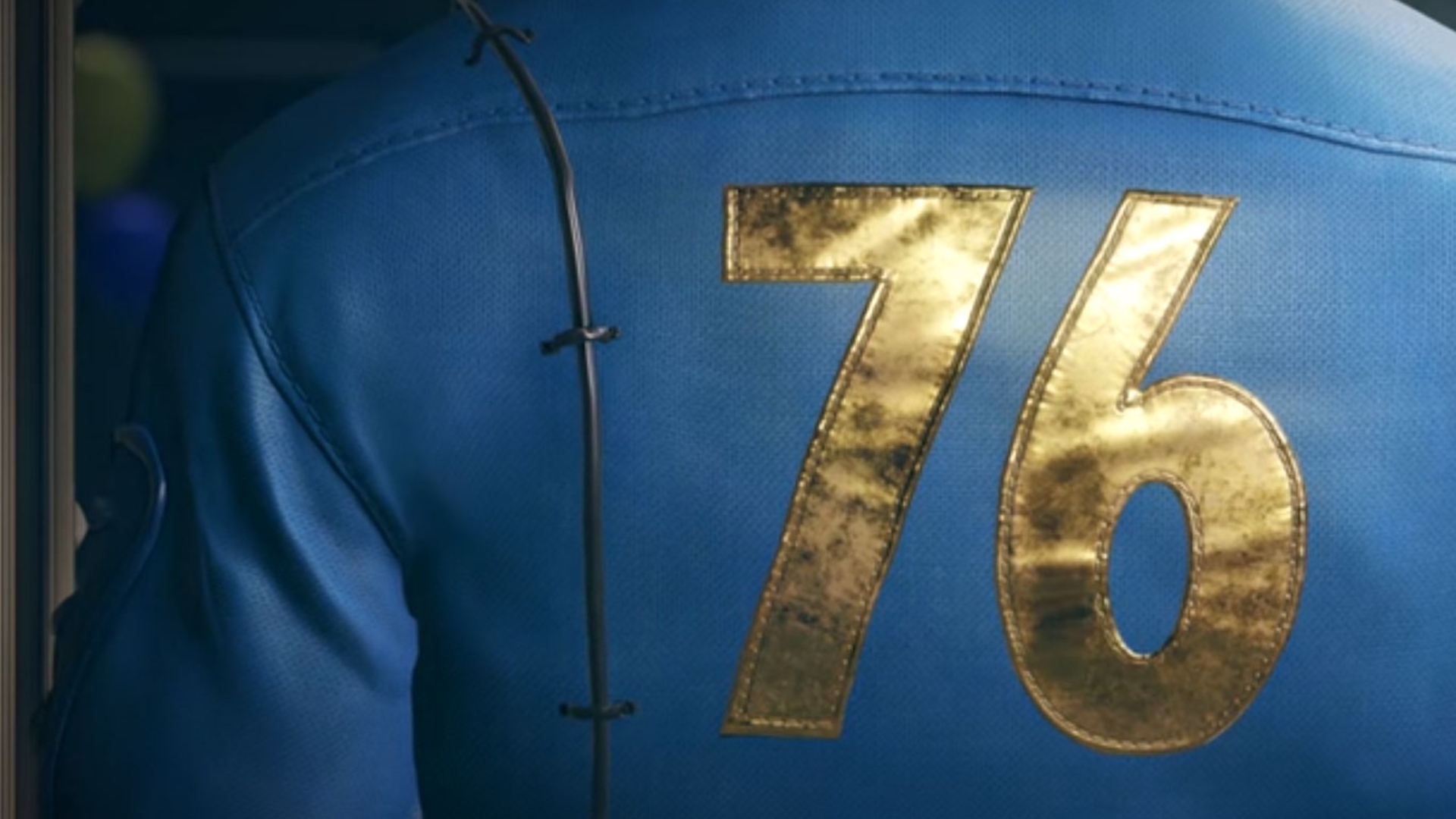 Fallout-76 Blauer Anzug mit Zahl darauf