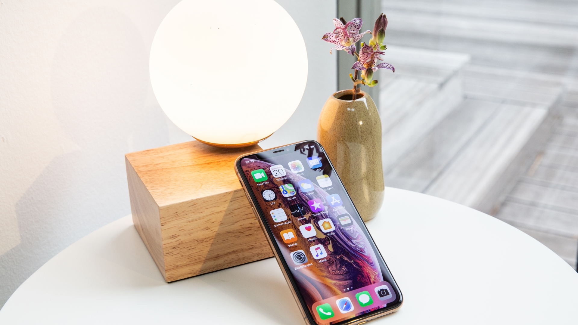 Apple iPhone Xs Apple iPhone Xs