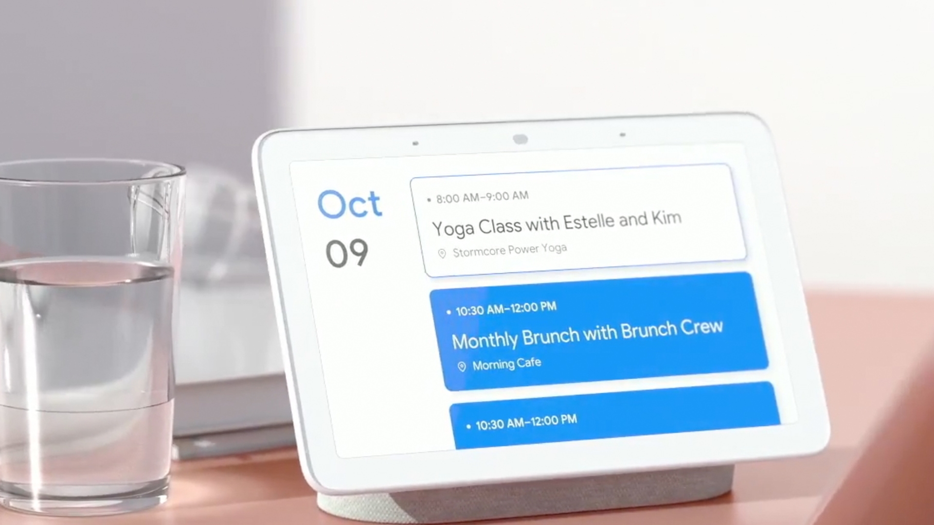 Google Home Hub Google Home Hub auf einem Schreibtisch