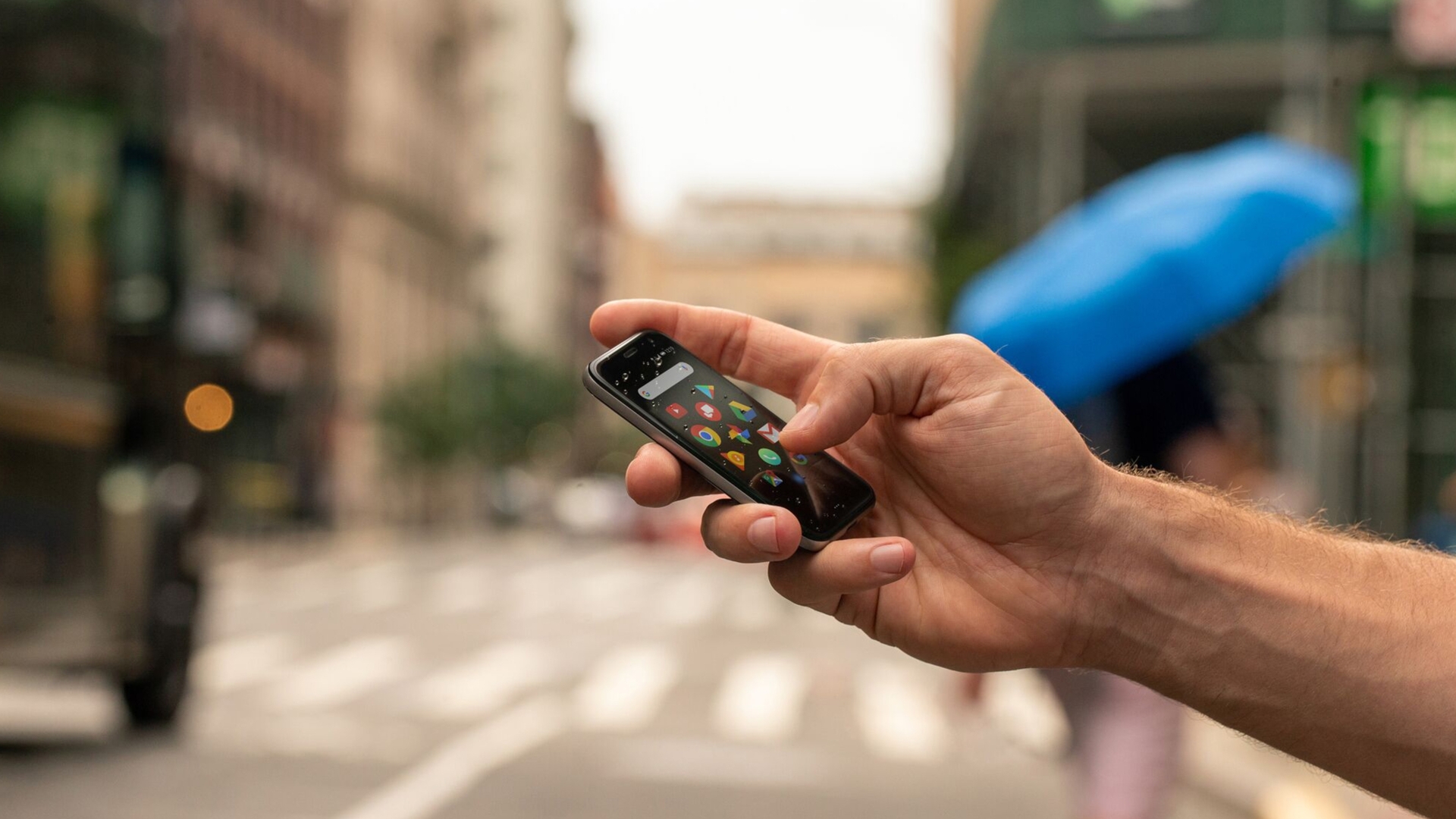 Das Palm Phone ist wirklich winzig Das Palm Phone ist wirklich winzig