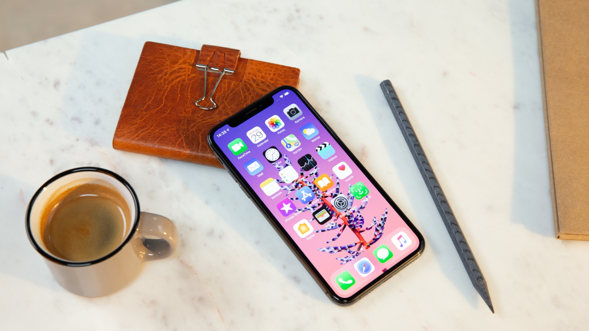 Apple iPhone Xs Apple iPhone Xs