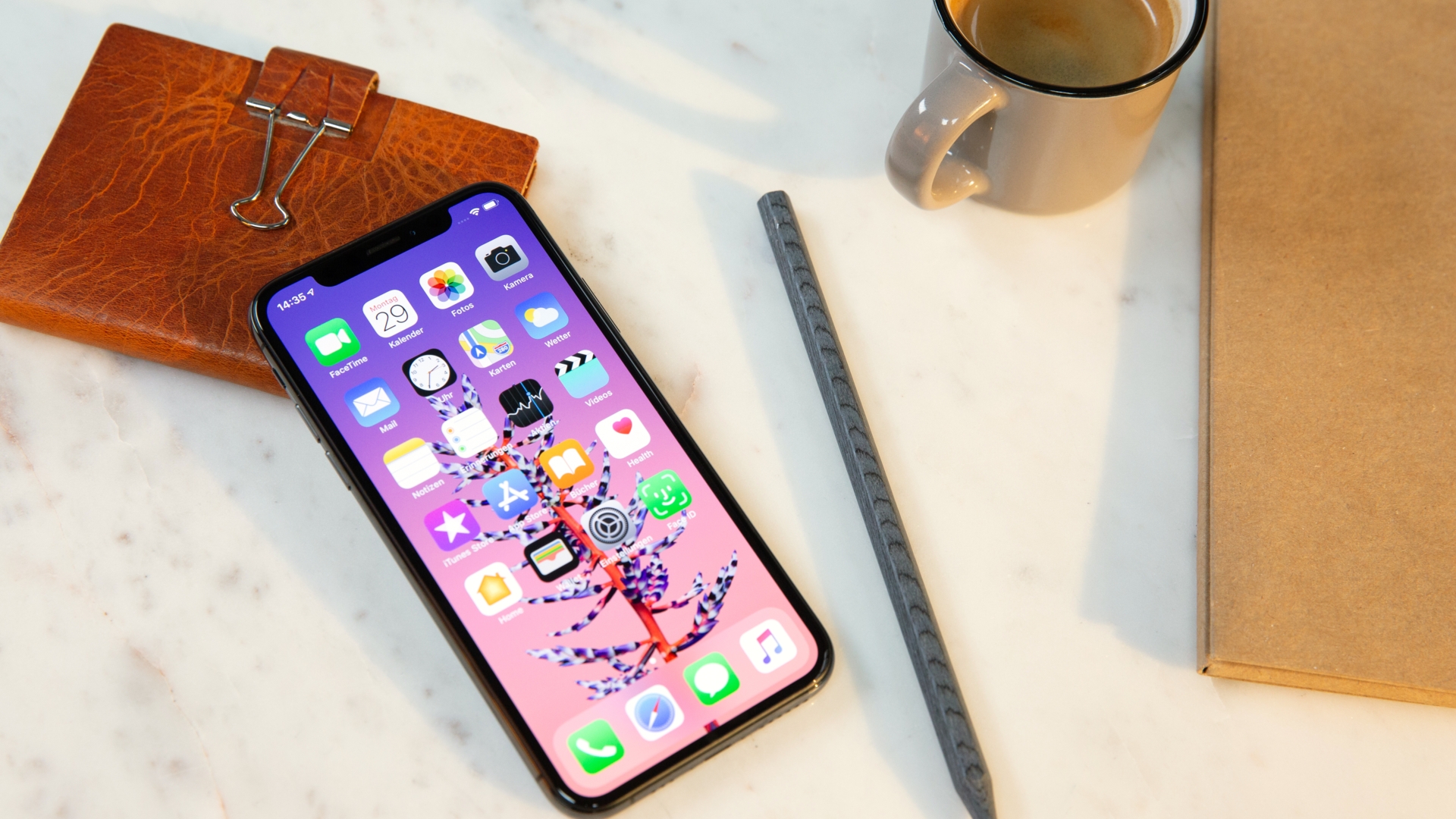 Apple iPhone Xs Apple iPhone Xs