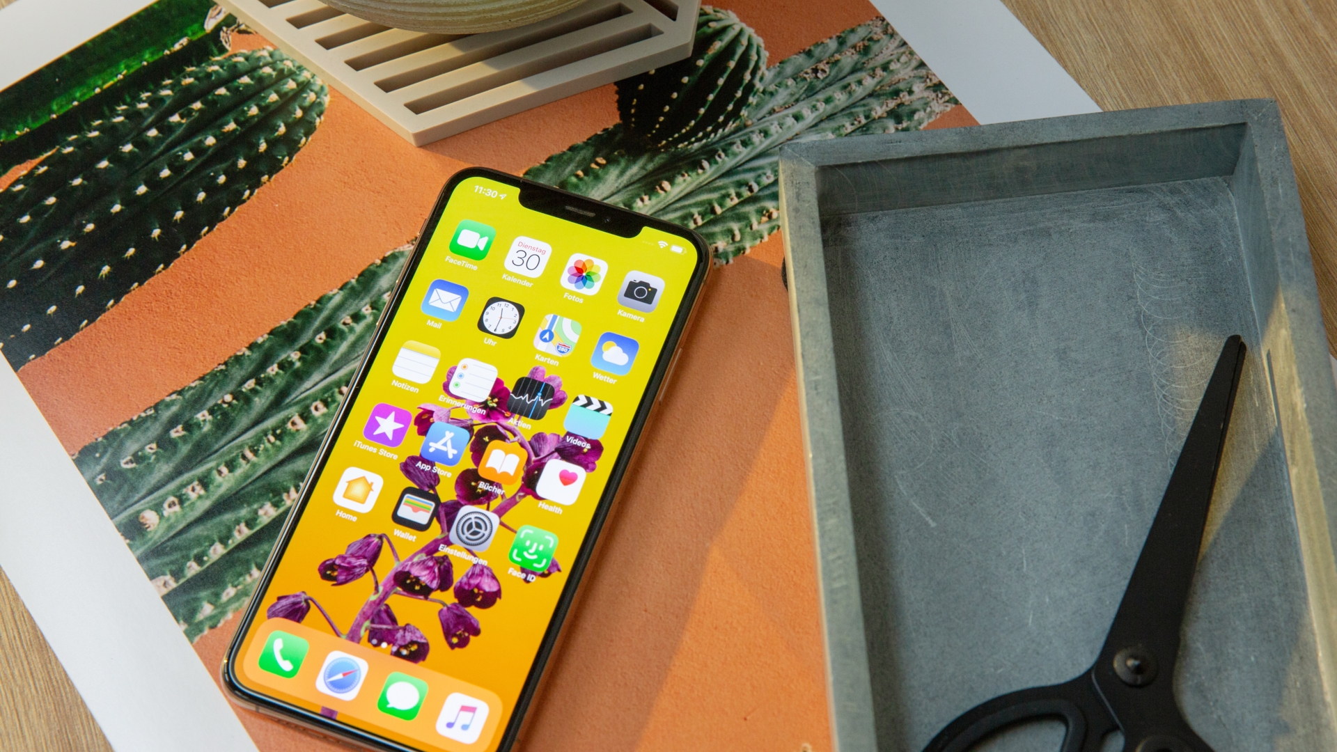 Apple iPhone Xs Max Apple iPhone Xs Max