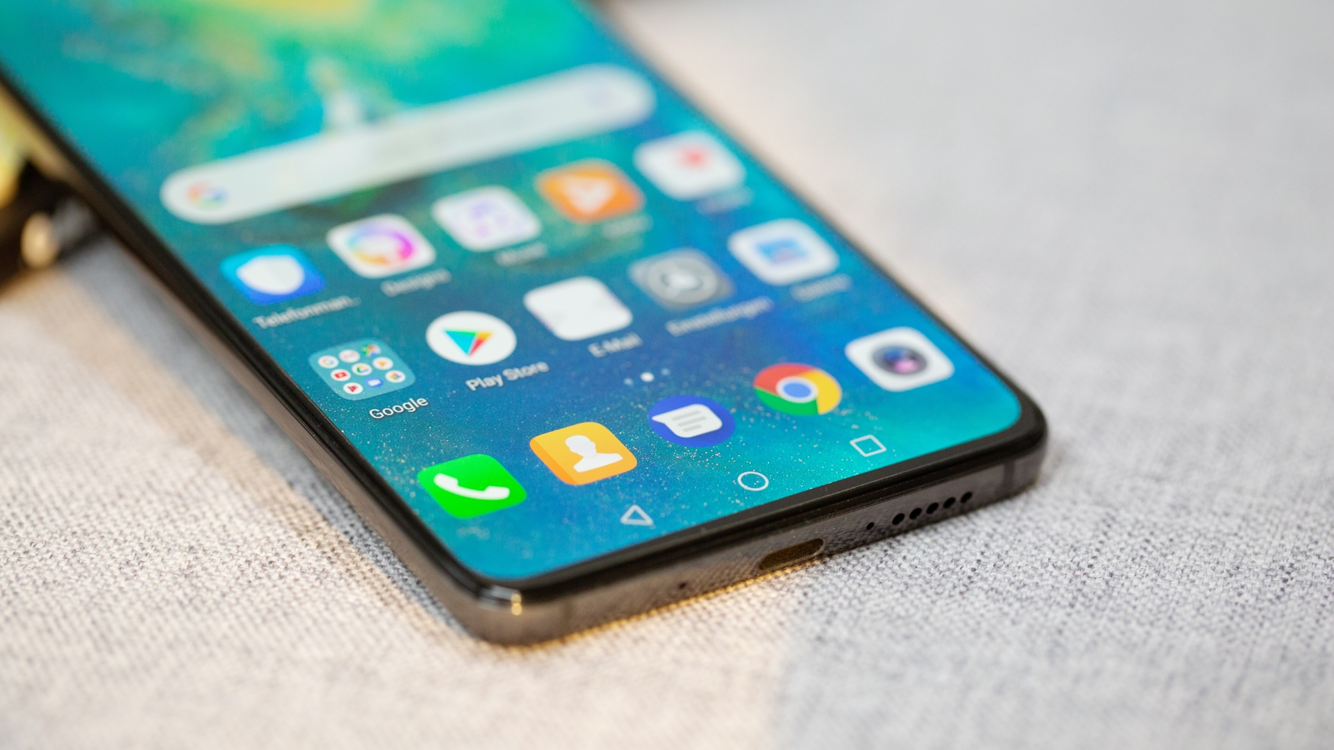 Huawei Mate 20 Das Huawei Mate 20 hat ein großes helles Display