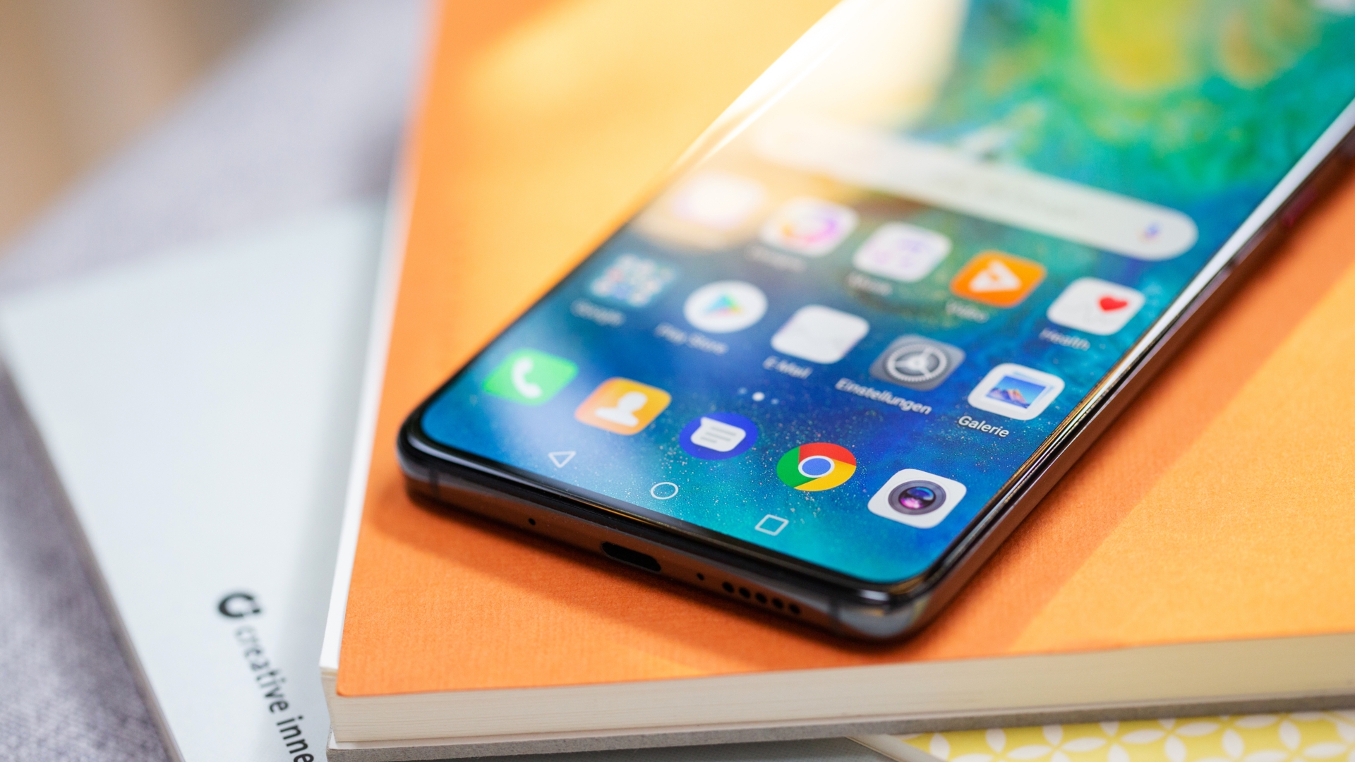 Huawei Mate 20 Das Huawei Mate 20 hat ein fast randloses Display