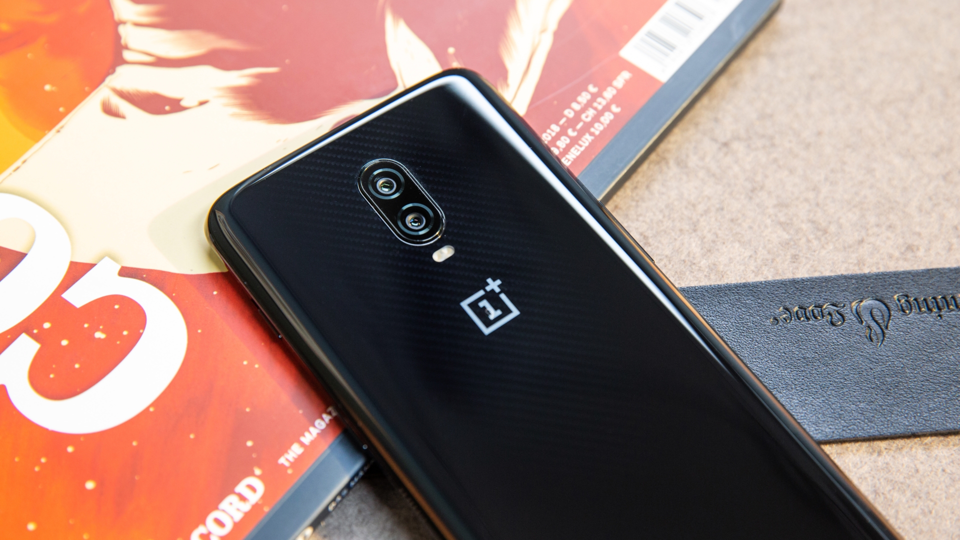 OnePlus 6T McLaren OnePlus 6T McLaren