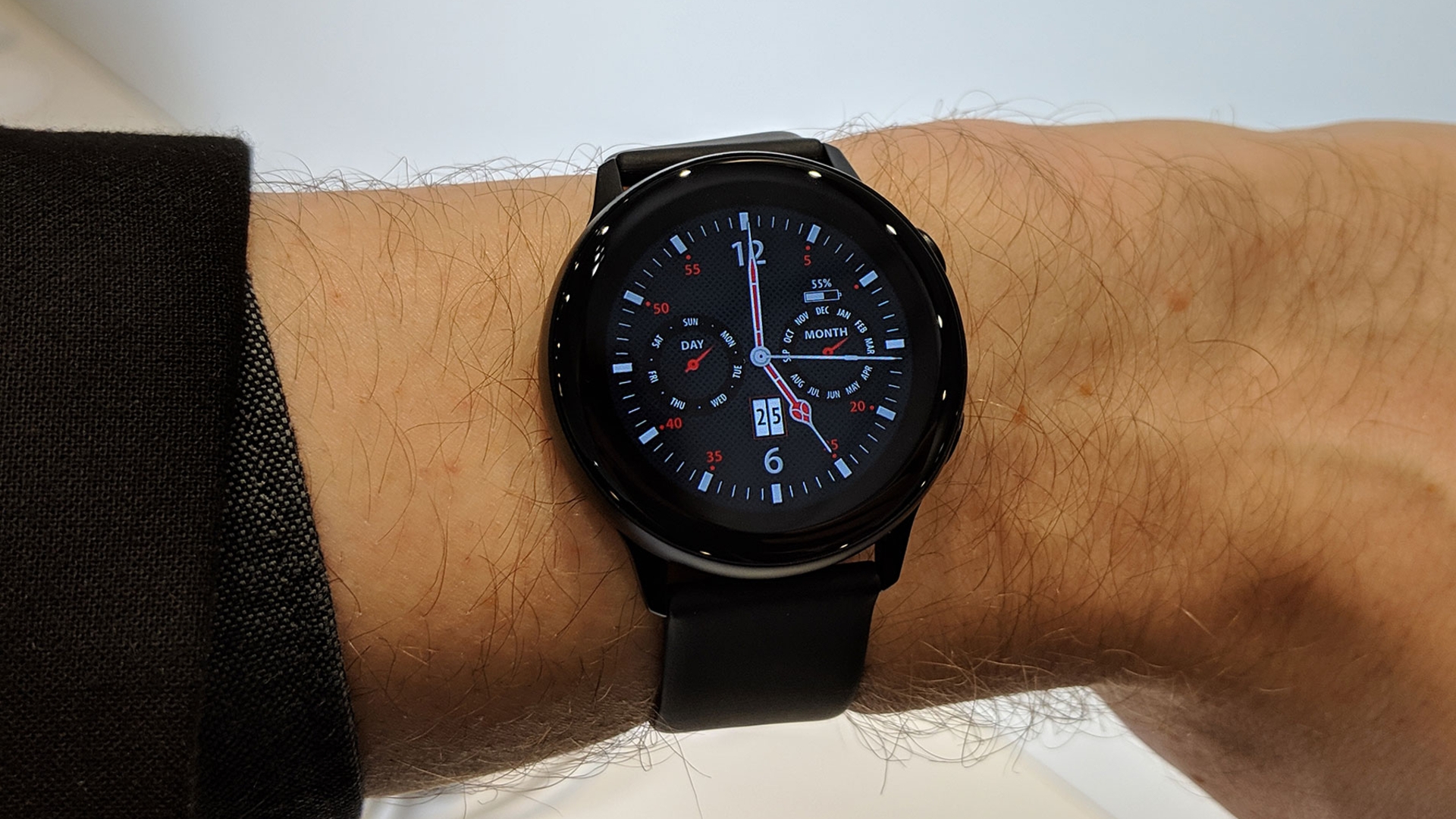 Galaxy watch active vs apple series 4 online