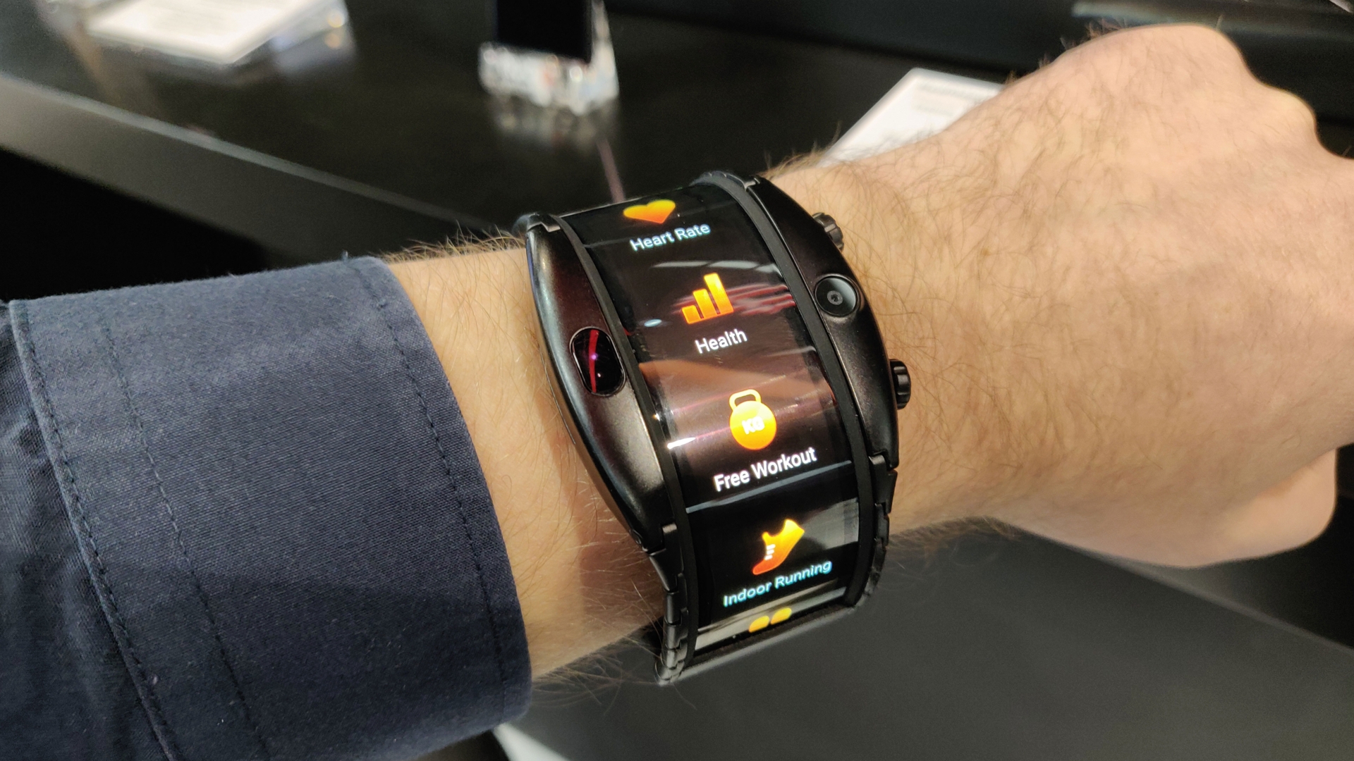 Nubia Alpha im Test Die Smartwatch mit flexiblen Display im Hands on CURVED