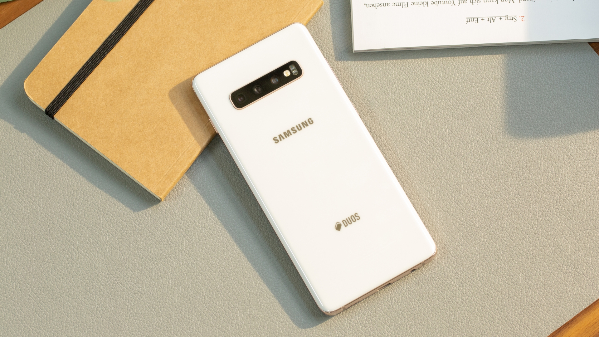 Samsung Galaxy S10 Plus Smartphone