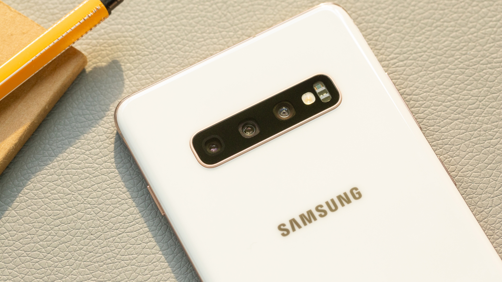 Samsung Galaxy S10 Plus Smartphone
