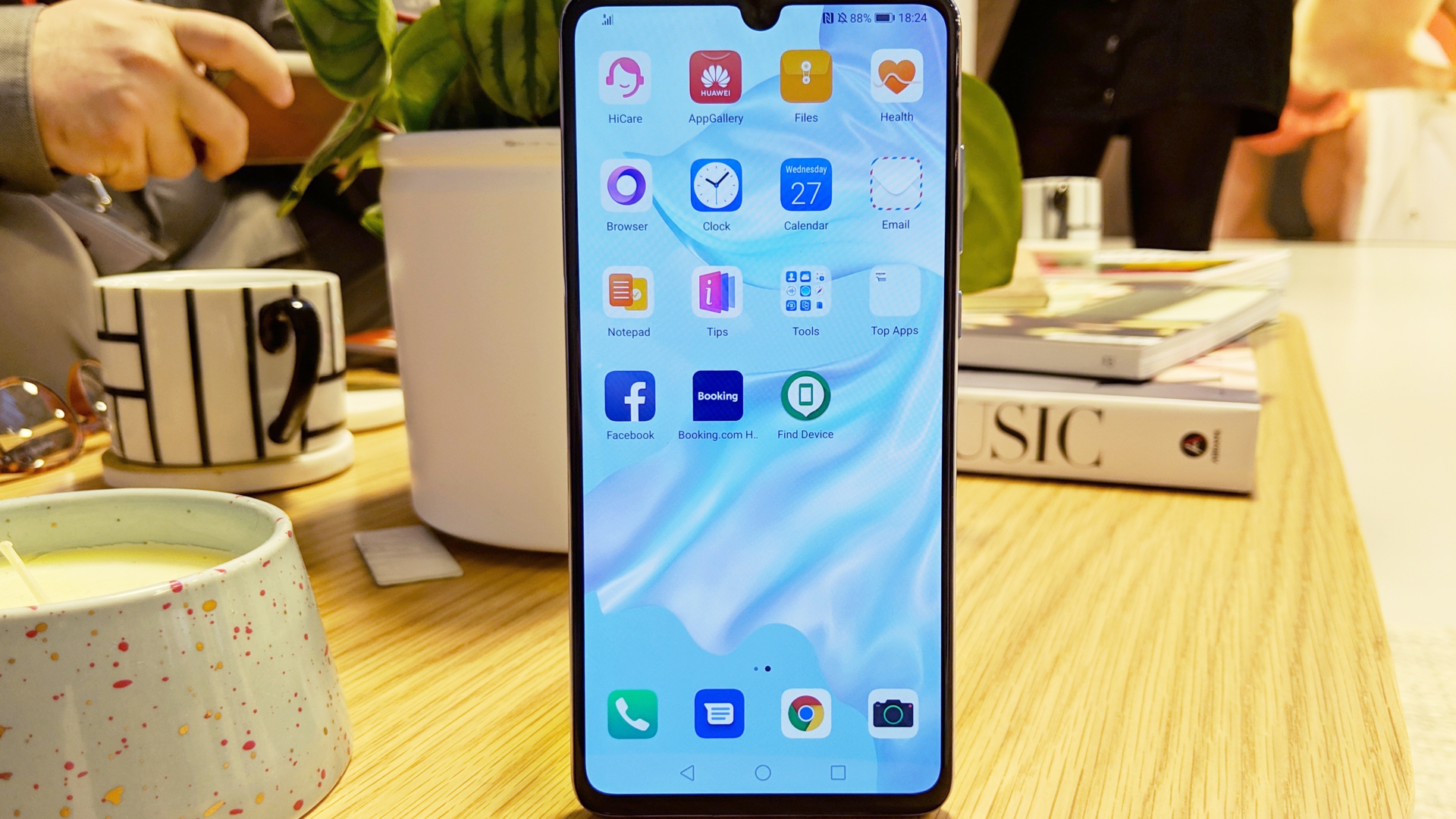Huawei P30 Huawei P30 stehend