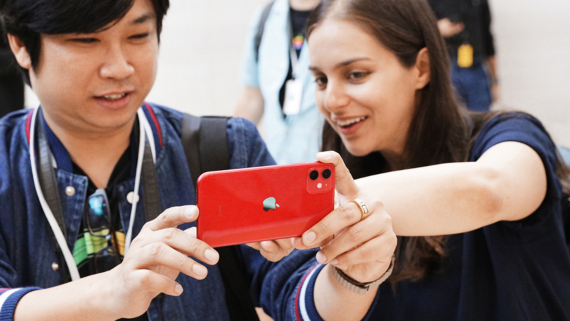 iPhone 11 Erfolg: das neue Apple-Smartphone wird wohl doch kein Ladenhüter iPhone 11 Erfolg: das neue Apple-Smartphone wird wohl doch kein Ladenhüter