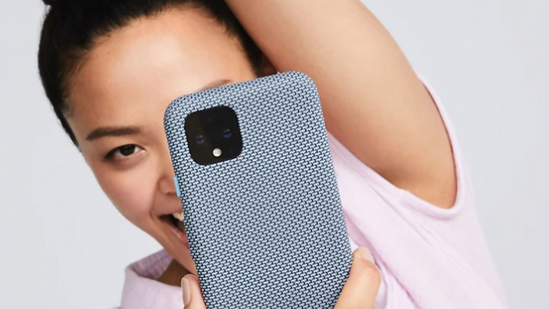 Pixel 4 Frau mit Google Pixel 4