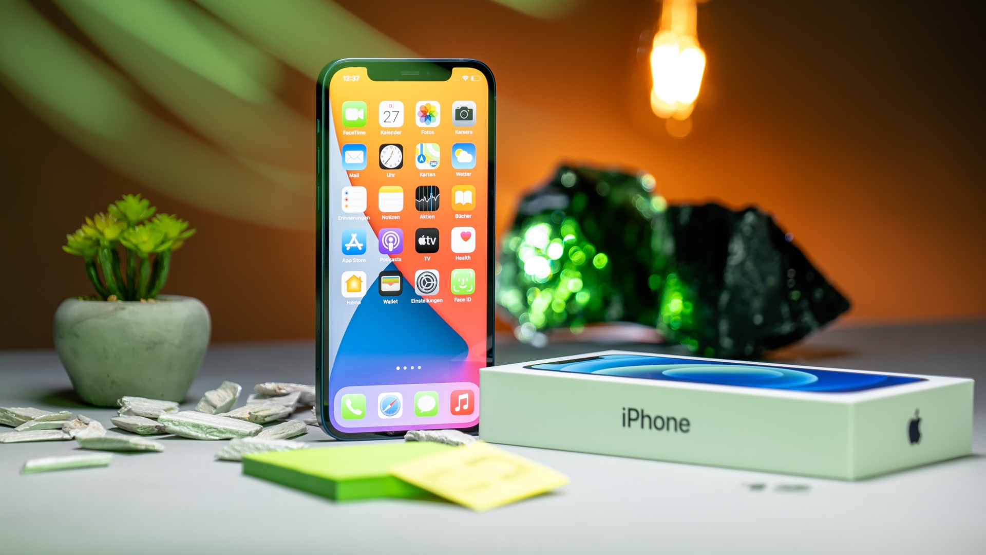 IPhone 12 Test CURVED 002 iPhone 12