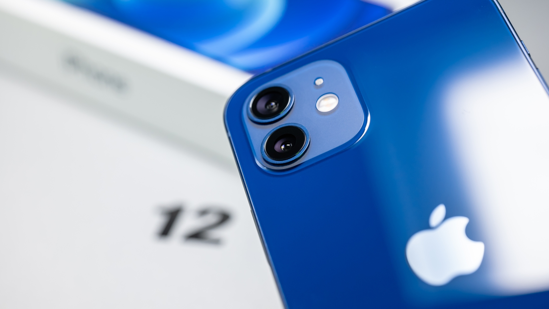 IPhone 12 Test CURVED 005 iPhone 12