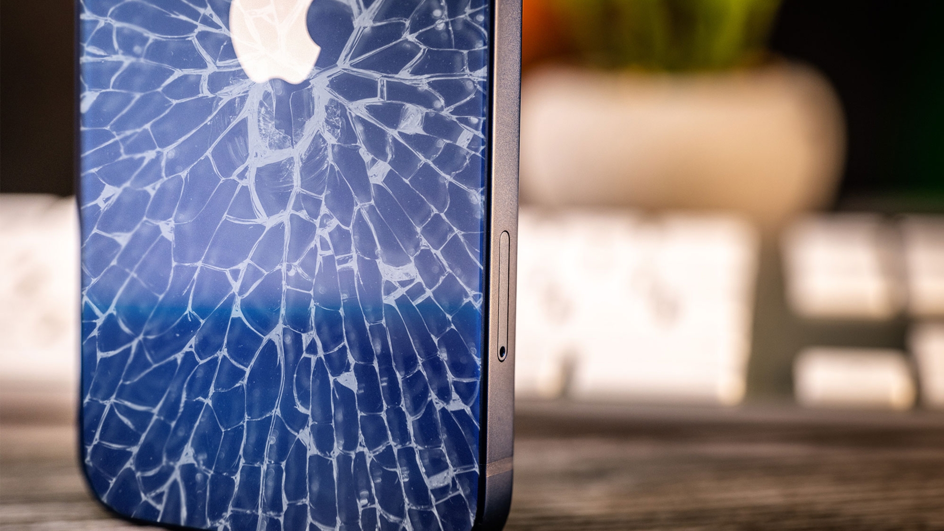 Glas zersprungen? Ein Ärgernis beim iPhone 12