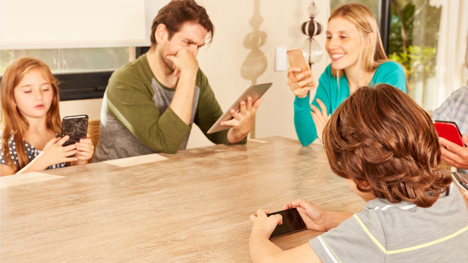 Familien-Handy-Tarif-Header Familien-Handy-Tarif Header