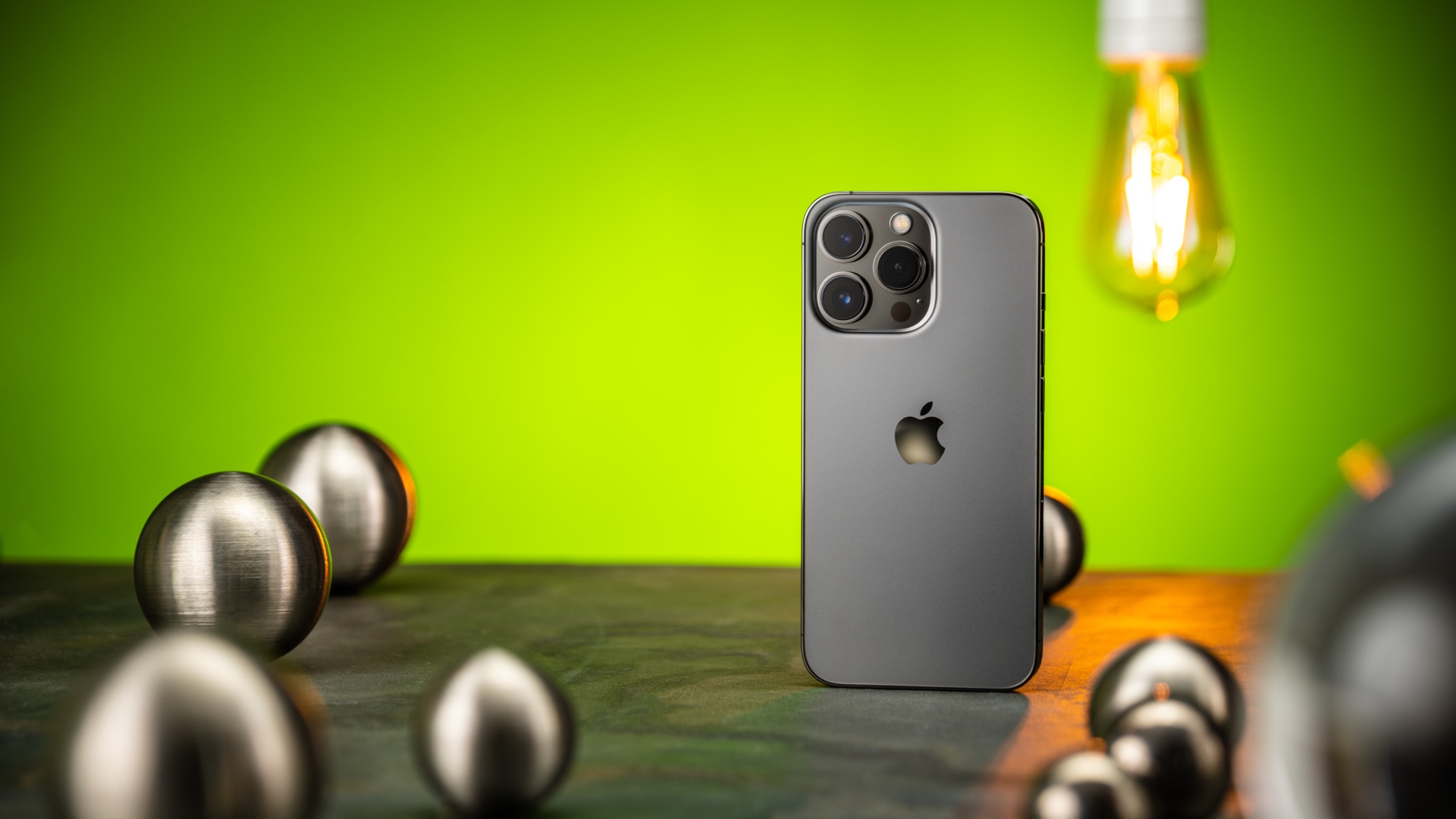 Das iPhone 13 Pro ist nach wie vor gut iPhone 13 Pro Rückseite komplett