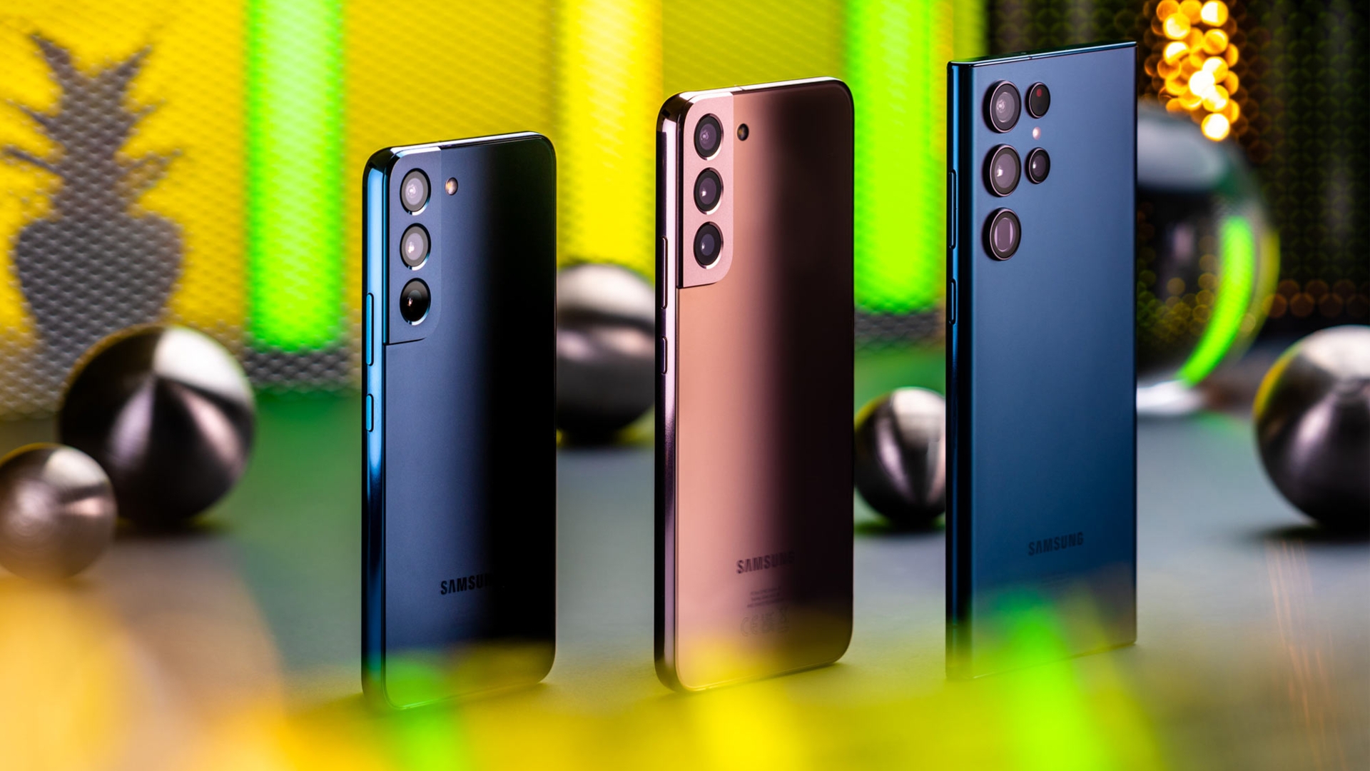 Galaxy S22 neben S22+ und Ultra Galaxy S22 neben S22+ und Ultra