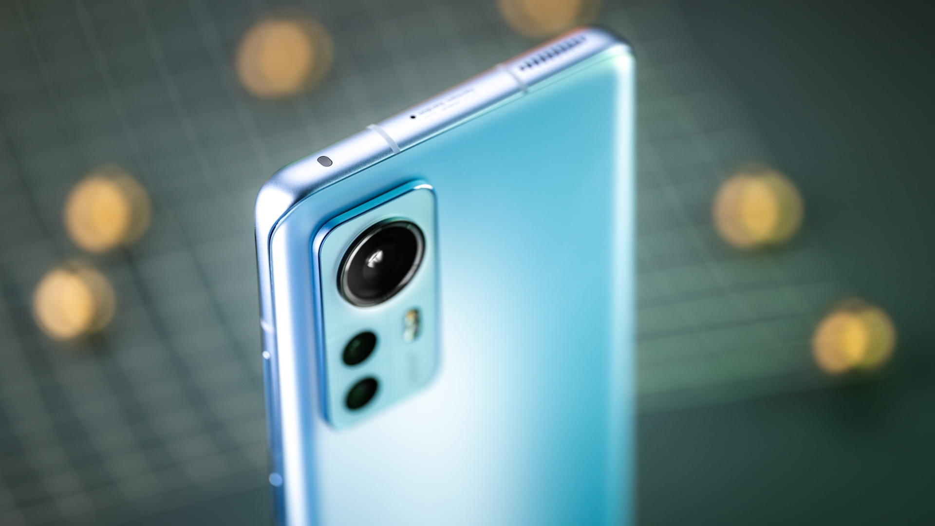 Vom Einsteiger-Modell bis hin zu Flaggschiffen wie dem Xiaomi 13 Pro: Google-Dienste sind mit an Bord (Bild: Xiaomi 12) Xiaomi 12 Kamera