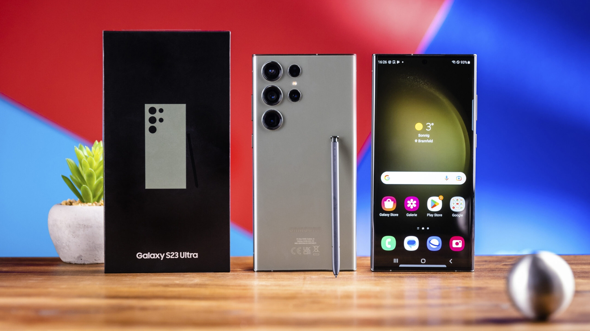 Das Galaxy S23 Ultra im Test: Was hat Samsungs Top-Smartphone auf dem Kasten? Galaxy S23 im Test: Vorne, hinten und Verpackung