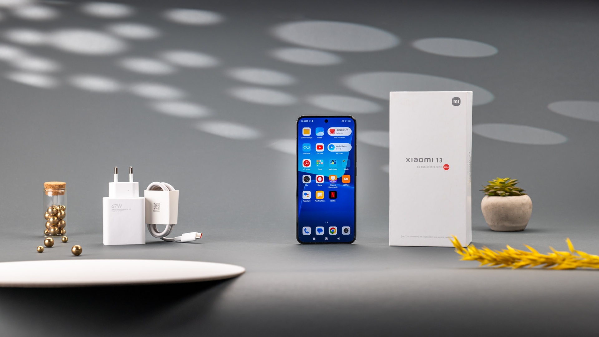 Das Xiaomi 13 zeigt sich im Test als starkes Premium-Smartphone mit kleinen Schwächen. Xiaomi 13 Lieferumfang