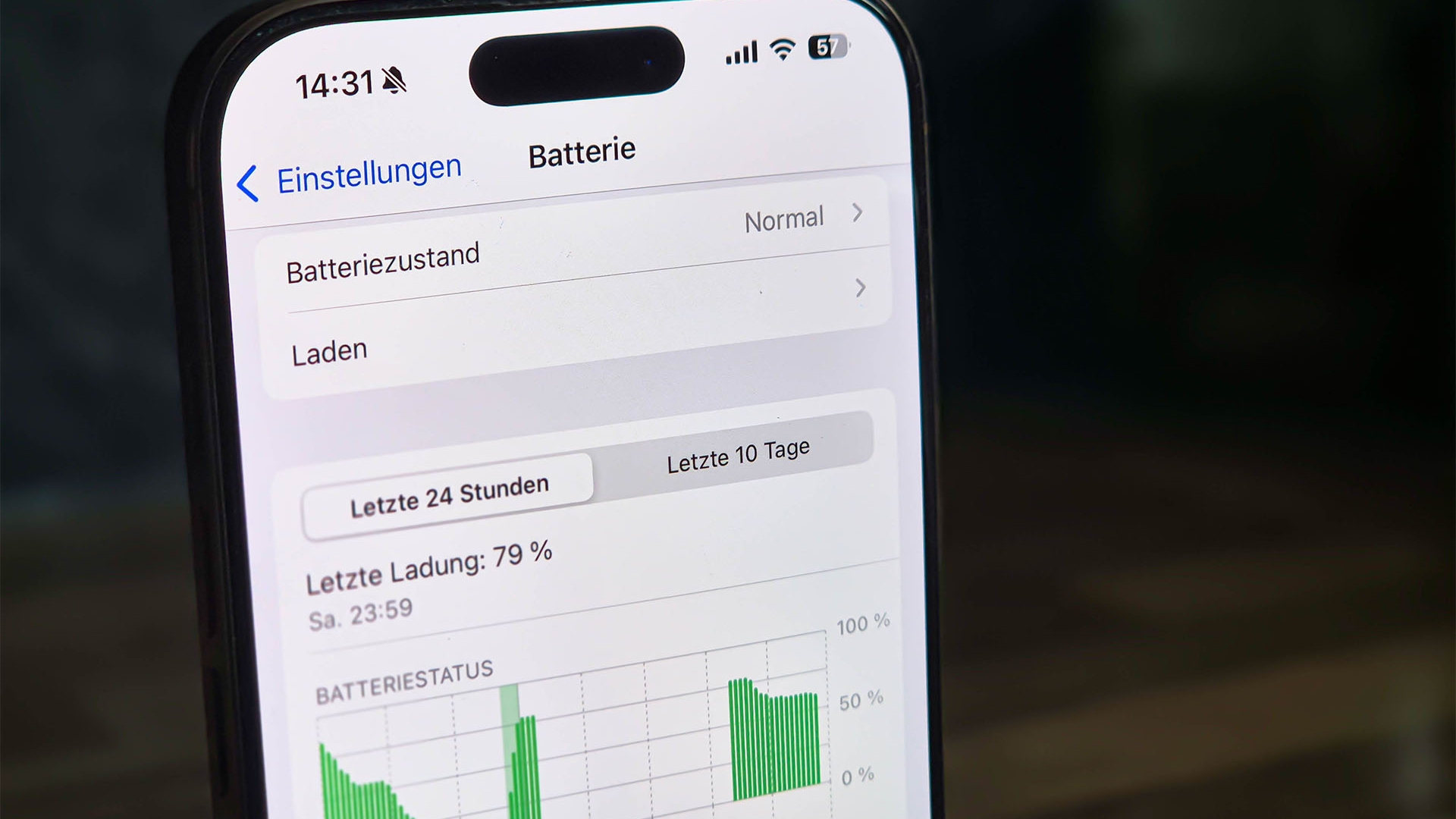 Mit iOS 26 bekommt auch das iPhone 16 Pro (Bild) einen smarteren Sparmodus