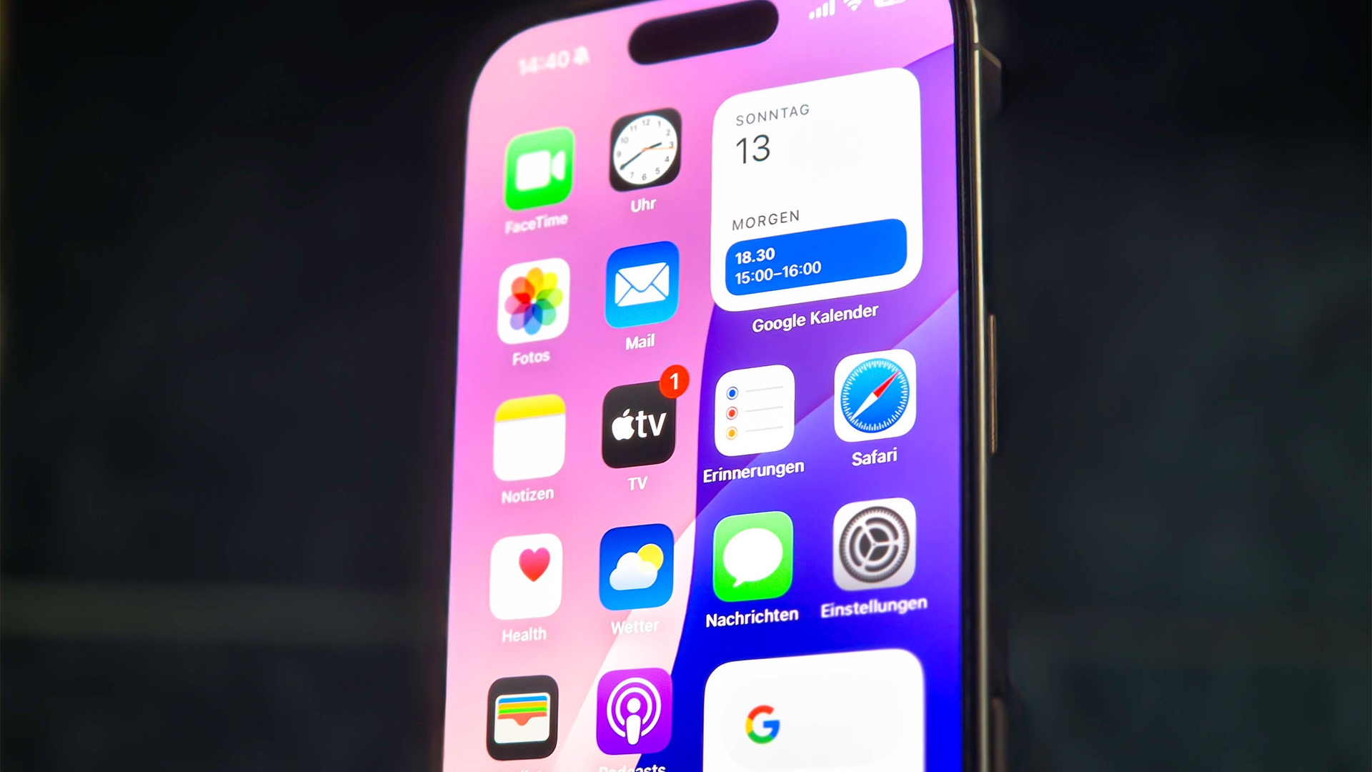 iOS 18.2 bringt in Deutschland nur wenige Neuerungen iPhone 16 Pro Display