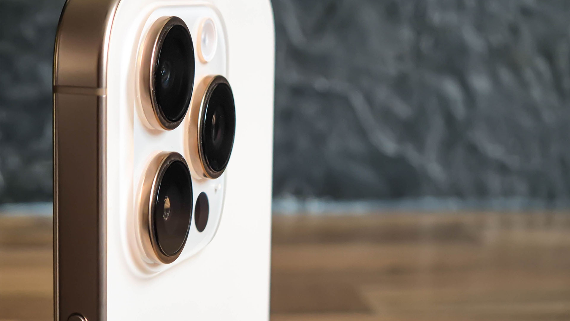 Apples Pro-Modelle bekommen häufiger Exklusiv-Features Apples Pro-Modelle bekommen häufiger Exklusiv-Features