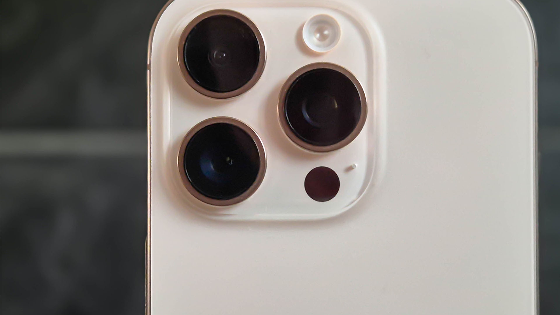 Sieht die Kamera des iPhone 17 Pro doch so aus wie beim 16 Pro (Bild)? Die Kamera des iPhone 16 Pro