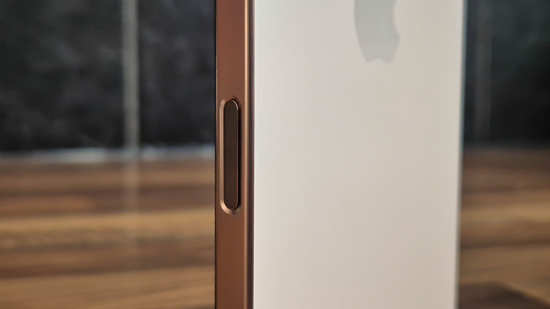 Das iPhone 17 Air soll viel dünner werden als das iPhone 16 Pro (Bild) Das iPhone 17 Air soll viel dünner werden als das iPhone 16 Pro (Bild)