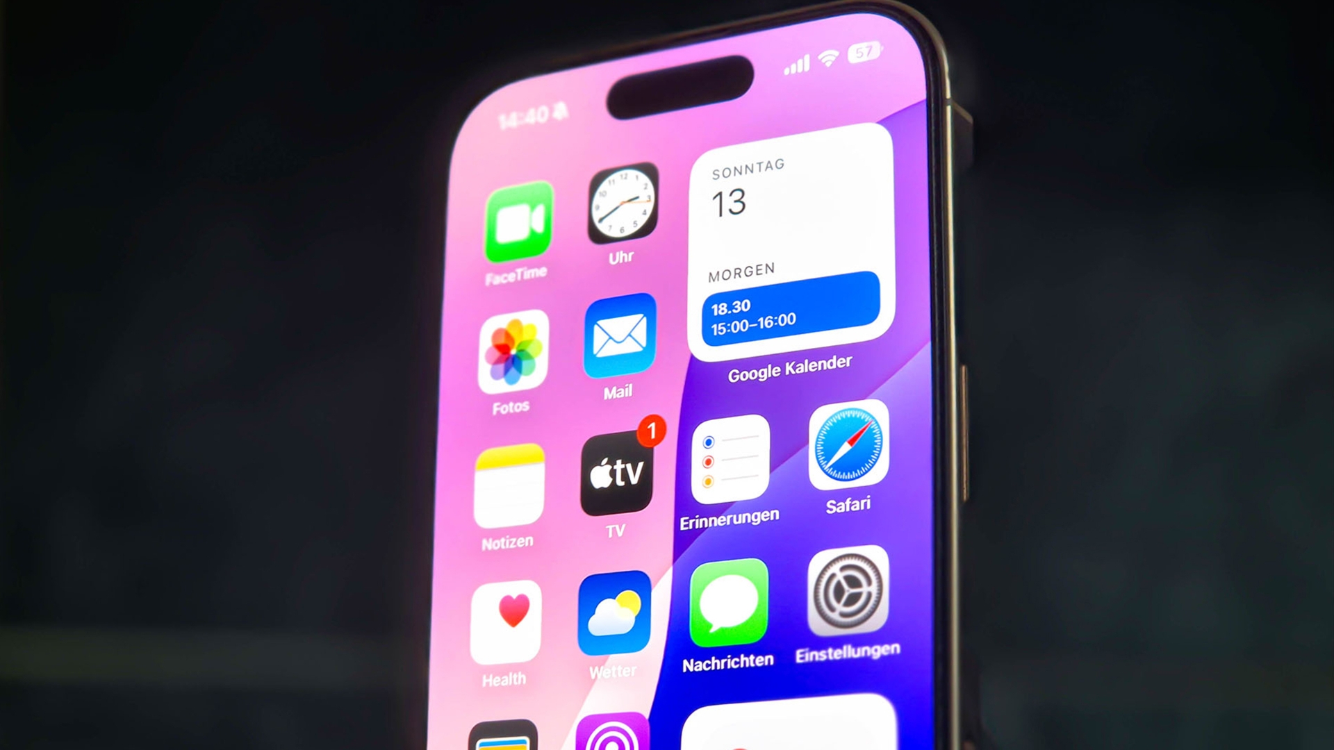 iOS 18.2 bringt viele neue Features auf iPhone 16 Pro (Bild) und Co. iPhone 16 Pro Display Home Screen