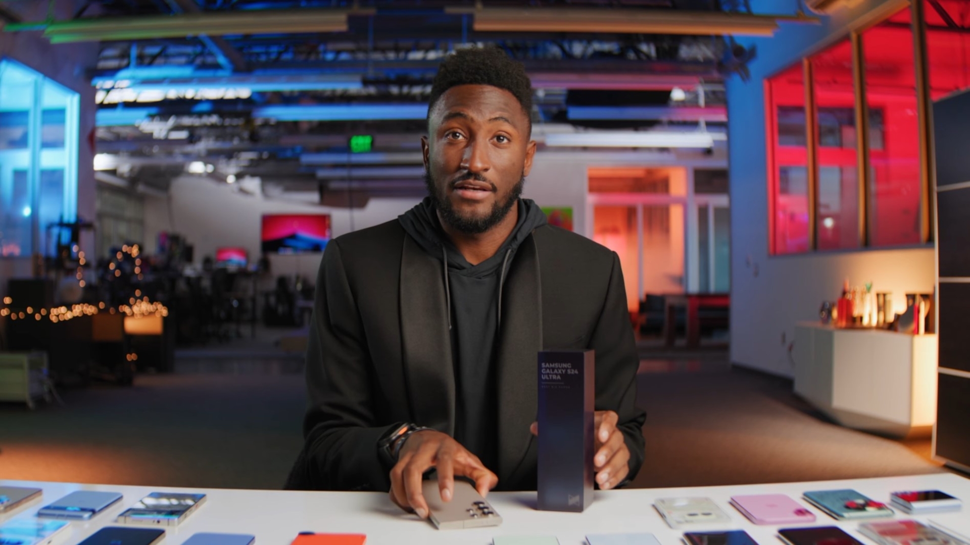 Marques Brownlee ist in der Tech-Community sehr beliebt  Marques Brownlee beste Smartphones