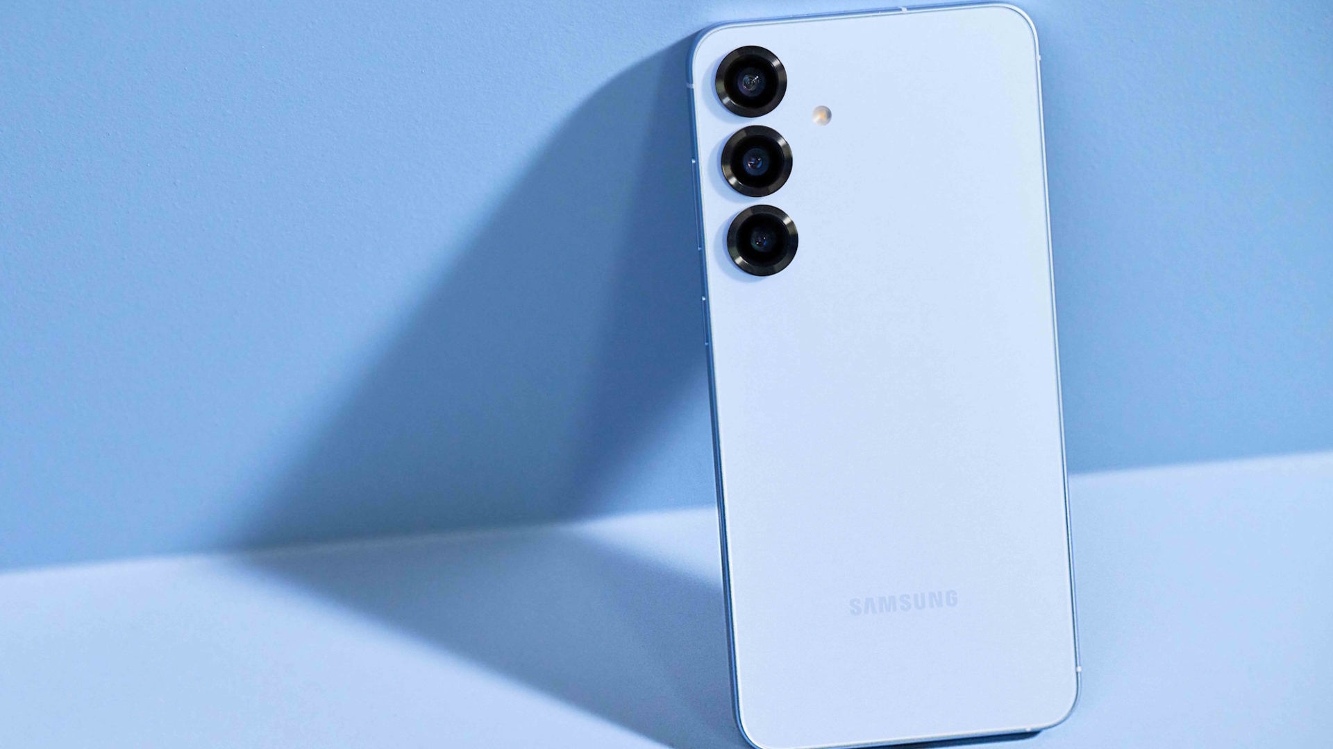 Beim Galaxy S25 (Bild) fehlte das große Kamera-Upgrade
