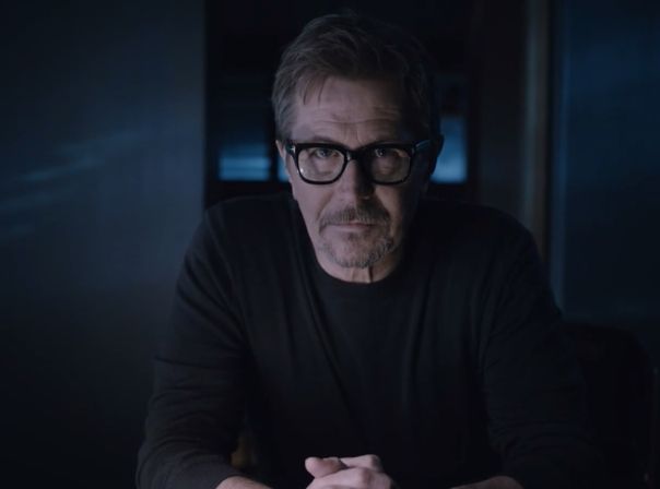 Gary Oldman will, dass Ihr das HTC One M8 googelt