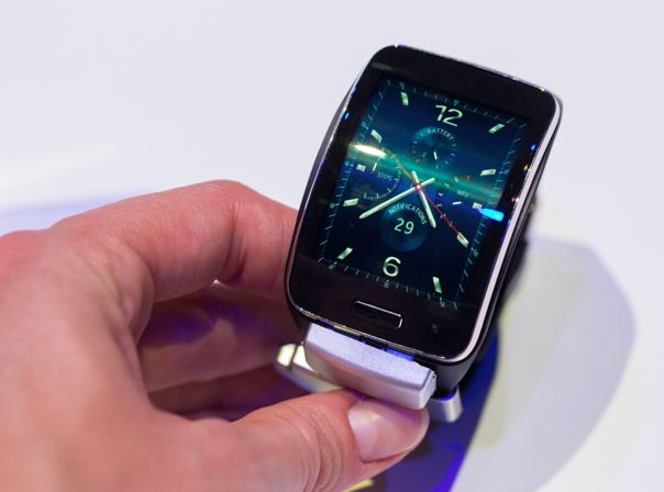 Samsung Gear S: Für 399 Euro bald zu haben