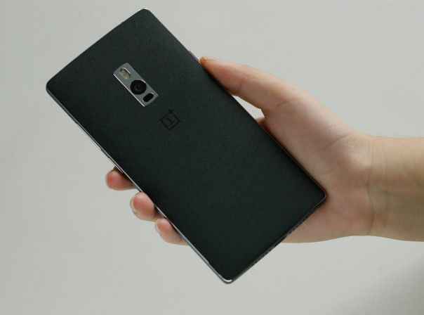 Das wohl erste Foto des OnePlus 2 in Freier Wildbahn