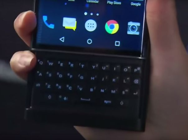 Das BlackBerry Priv verbindet Android mit der typischen BlackBerry-Tastatur