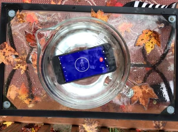 Das Google Pixel übersteht auch 30 Minuten unter Wasser