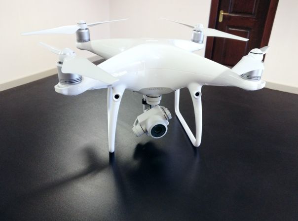 Phantom 4 Pro Phantom 4 Pro