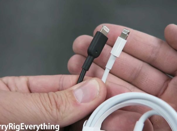 Die Lightning-Kabel von Apple und Anker im Vergleich