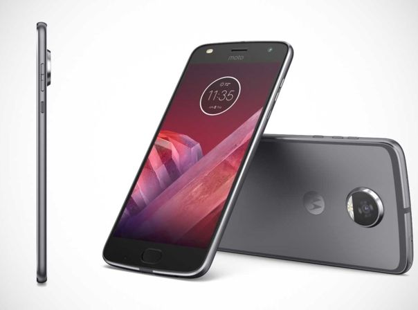 Das Moto Z2 Play ist sehr dünn