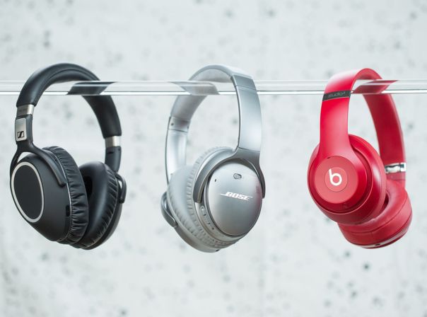 Sennheiser PXC 550, Bose QuietComfort QC 35, Beats Studio3 Wireless Kopfhörer Sennheiser PXC 550, Bose QuietComfort QC 35, Beats Studio3 Wireless Kopfhörer