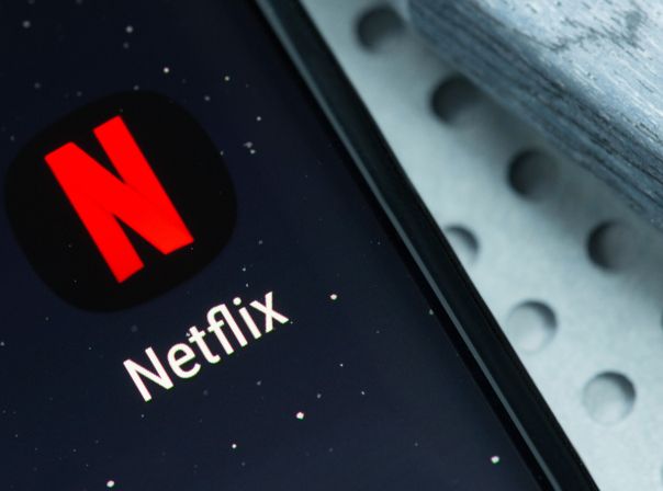 Ein neuer Film auf Netflix ist weltweit sehr beliebt... Ein neuer Film auf Netflix ist weltweit sehr beliebt...