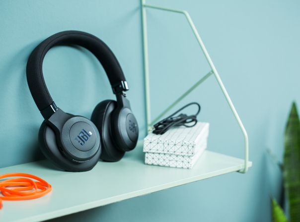 JBL E65BTNC JBL E65BTNC